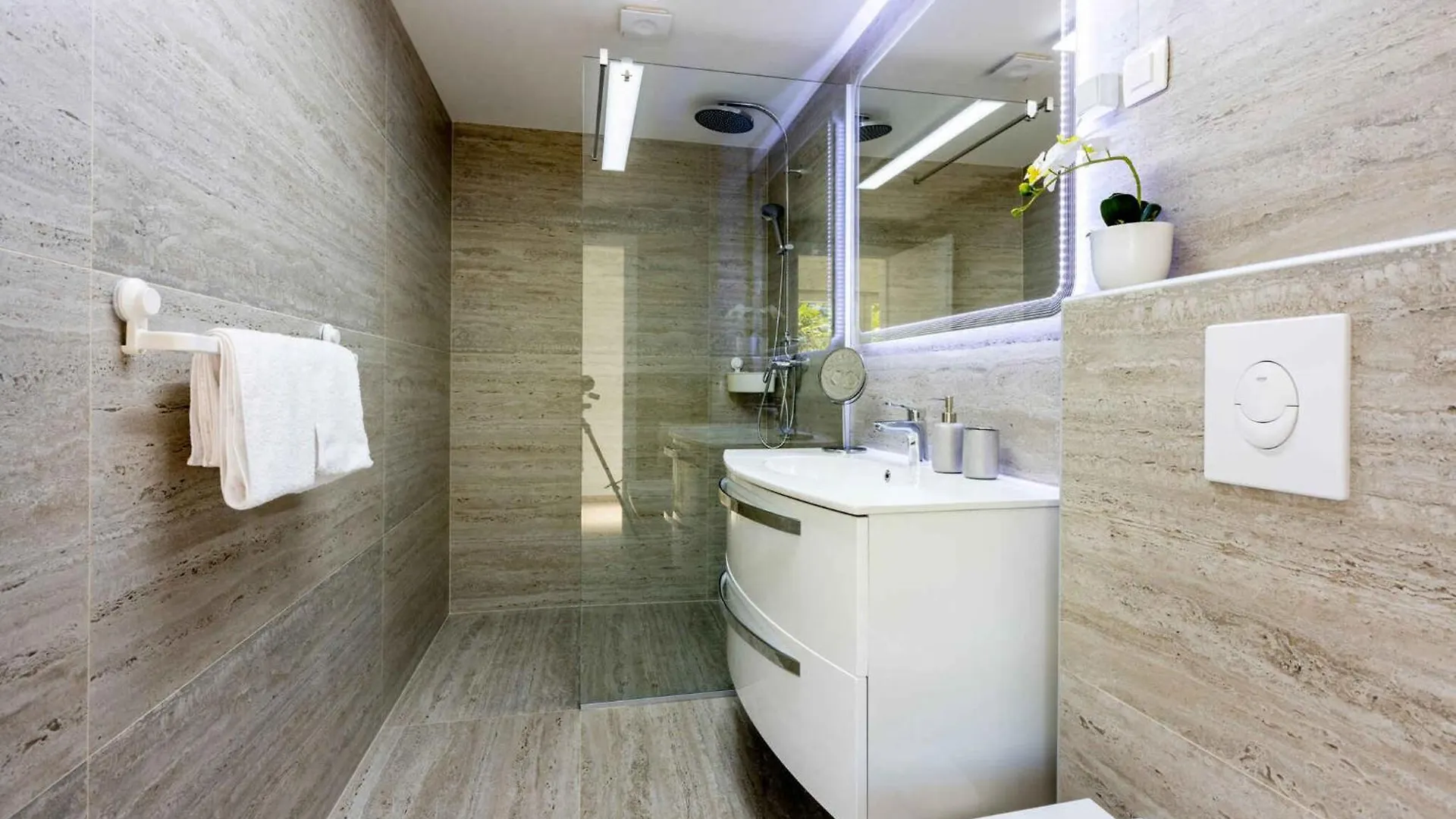Apartments In Dramalj 42937 0*,  קרואטיה